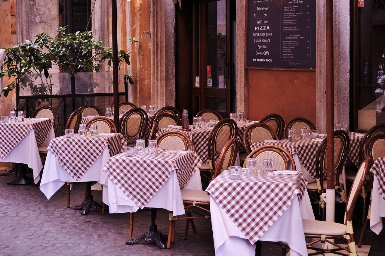Projeto de lei quer dar segurança jurídica no uso dos recuos por bares e restaurante. Foto: Pixabay Projeto de lei quer dar segurança jurídica no uso dos recuos por bares e restaurante. Foto: Pixabay