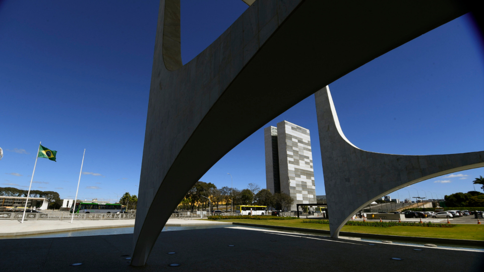 Governo prepara Orçamento “mais difícil” em 25 anos. Quais os dilemas Orçamento