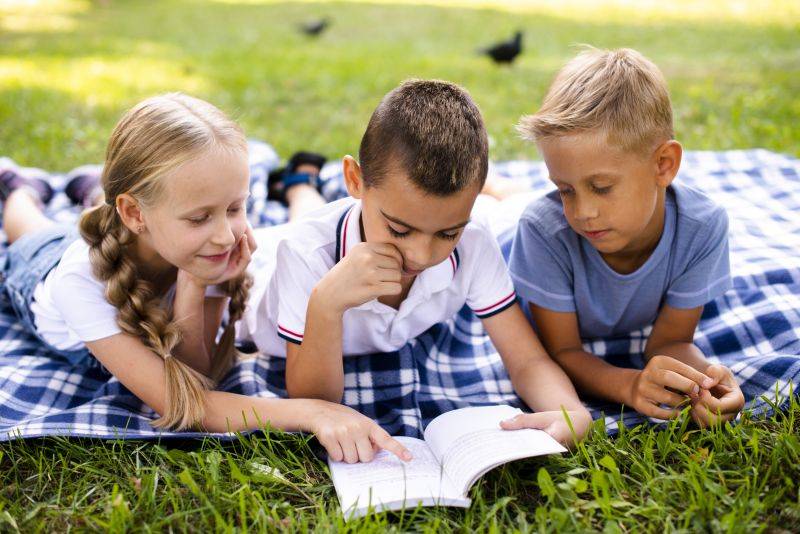 Entenda a diferença entre unschooling e homescholing