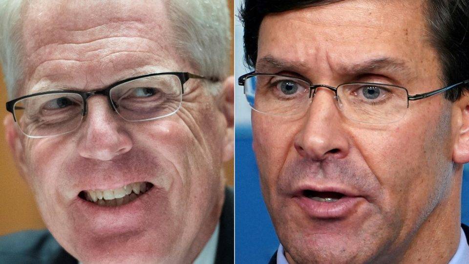Trump faz trocas dentro do Pentágono, indicando retirada de tropas no Afeganistão Christopher Miller, recém-nomeado secretário interino de Defesa dos EUA, e Mark Esper, que foi demitido do cargo pelo presidente Trump nesta semana