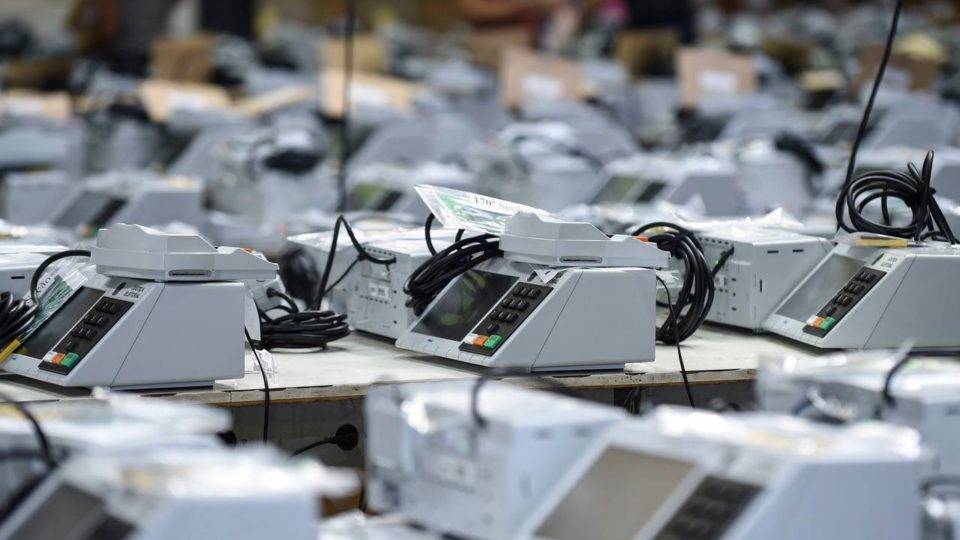 Voto confiável Urnas eletrônicas: voto confiável?