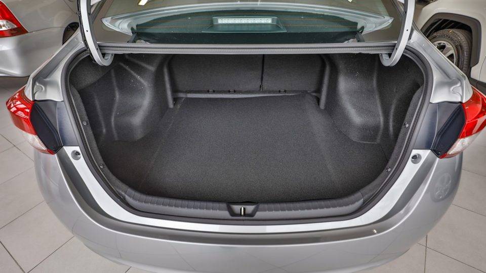 Porta-malas do Toyota Yaris Sedan