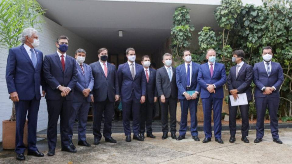 Governadores se reúnem com Rodrigo Maia: eles têm interesse em novo pacote de auxílio aos estados, mas medidas podem apenas postergar a crise fiscal