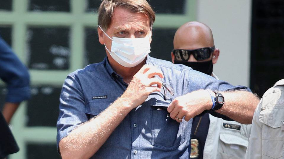 Bolsonaro deixa local de votação na Vila Militar, na zona oeste do Rio, após votar para prefeito e vereador no último domingo (15): presidente foi alçado à condição de perdedor nas eleições municipais deste ano, mas será mesmo?