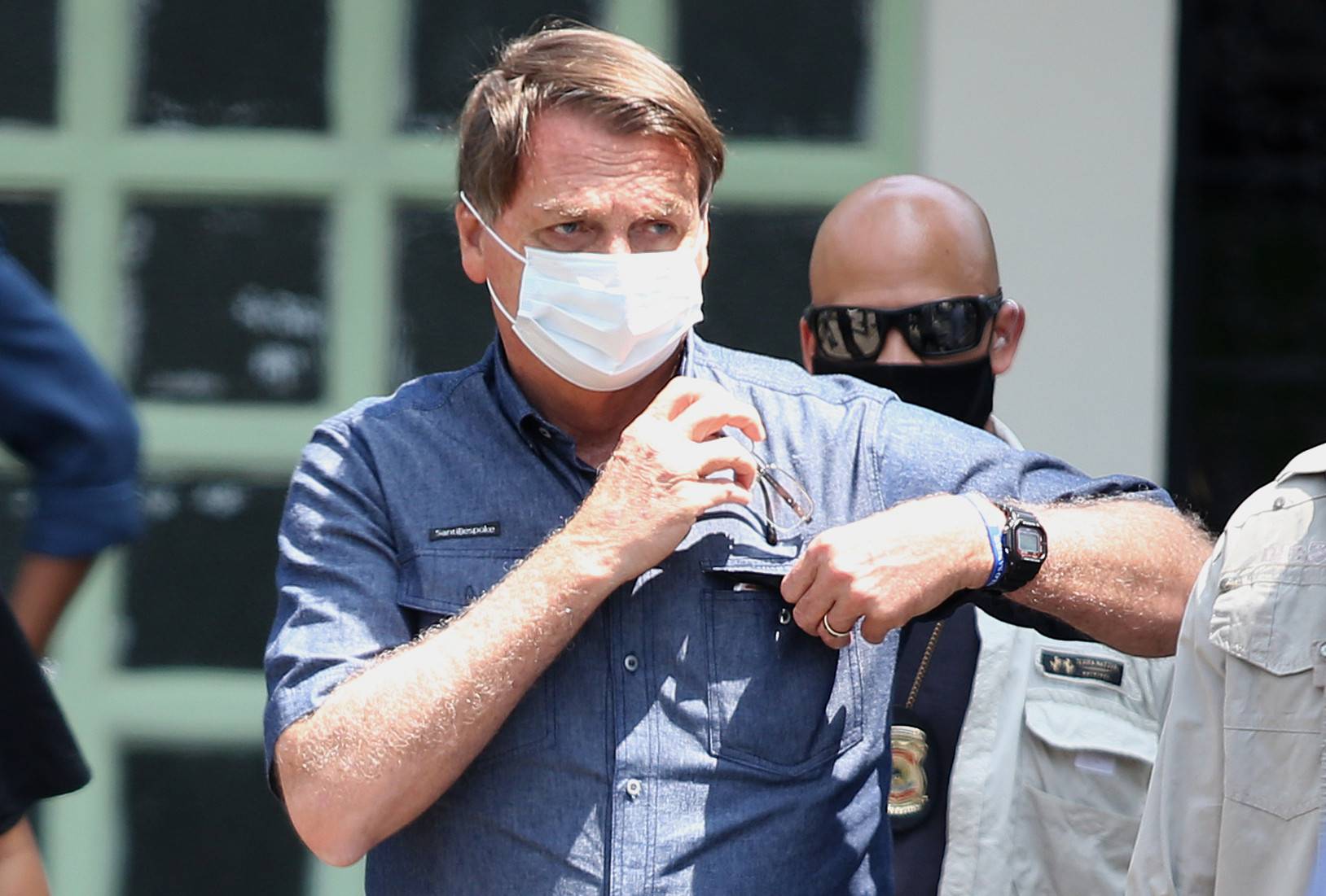 Bolsonaro deixa local de votação na Vila Militar, na zona oeste do Rio, após votar para prefeito e vereador no último domingo (15): presidente foi alçado à condição de perdedor nas eleições municipais deste ano, mas será mesmo?