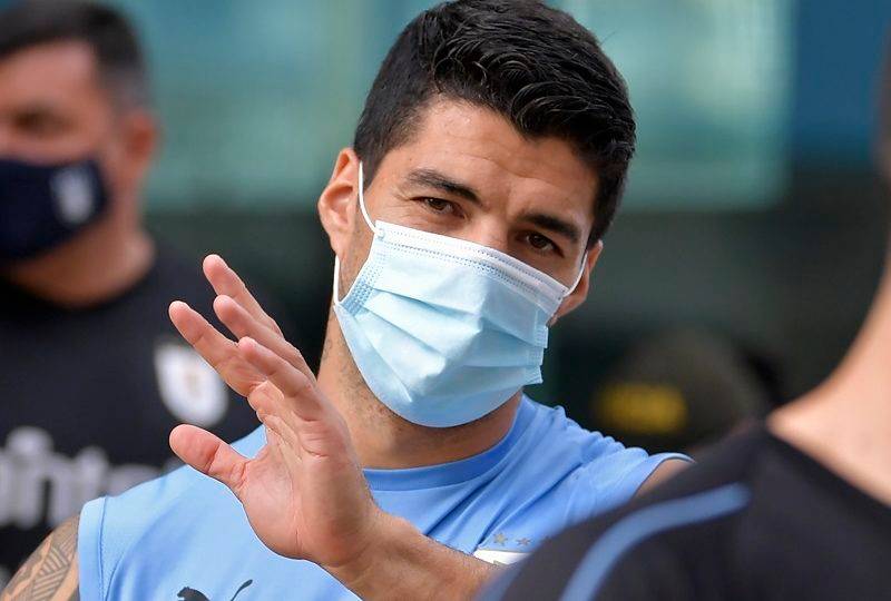 Suárez testa positivo para Covid-19 e desfalca Uruguai contra o Brasil Suárez está fora do confronto Uruguai x Brasil pelas Eliminatórias