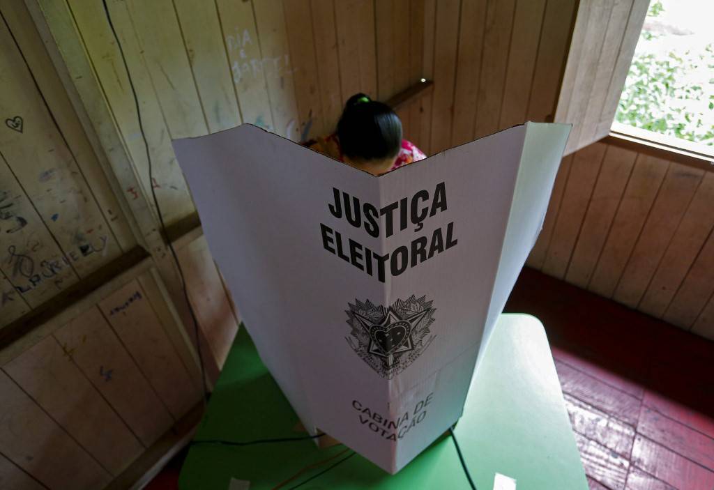 Eleitora vota no Pará no último domingo (15): partidos do Centrão elegeram mais prefeitos e vereadores do que em 2016.