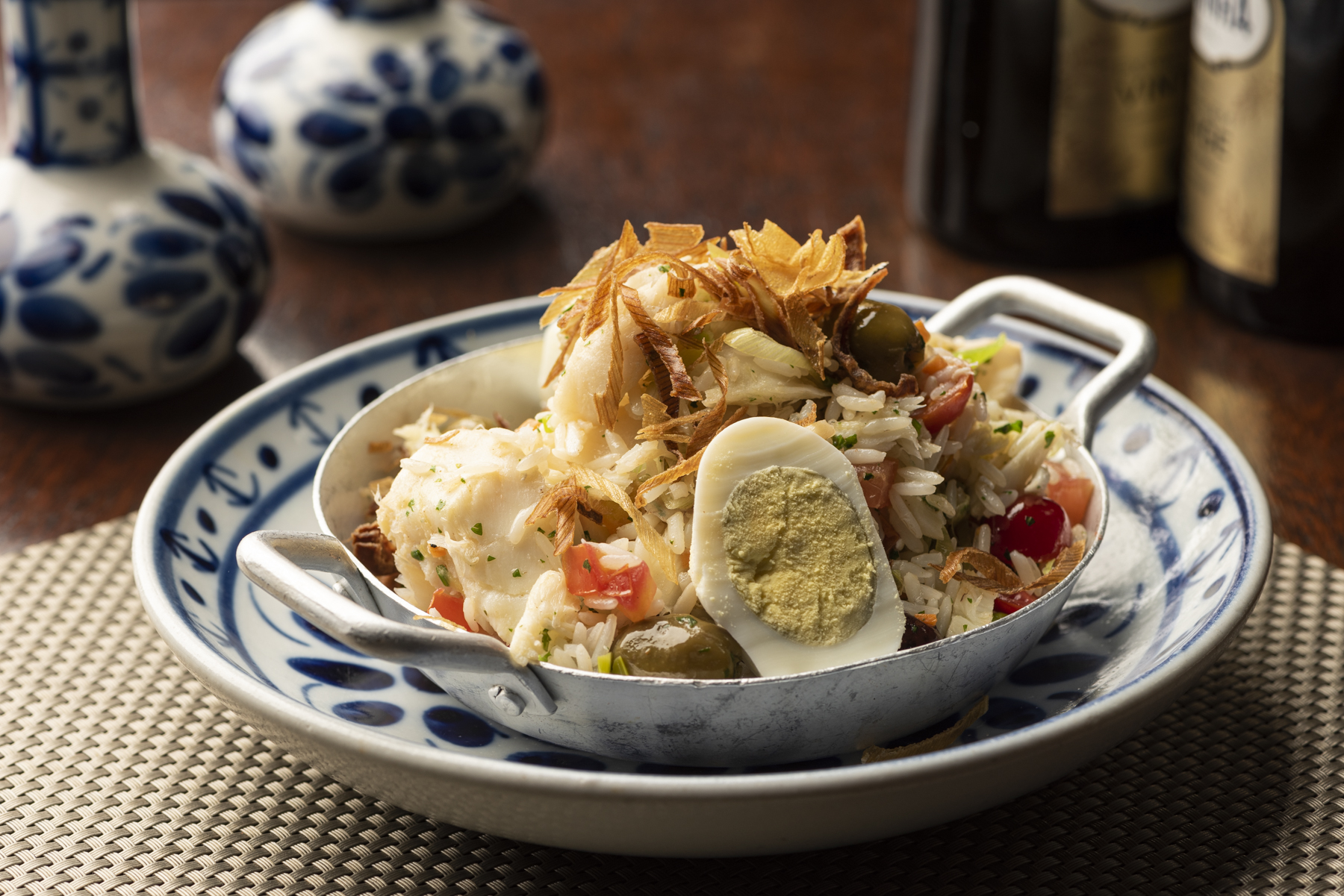 No Olivença, peixes e frutos do mar estão em várias receitas. O Bacalhau Santa Rita, com batatas, pimentões, molho de tomate, cebola e parmesão é uma delas. No Olivença, peixes e frutos do mar estão em várias receitas. O Bacalhau Santa Rita, com batatas, pimentões, molho de tomate, cebola e parmesão é uma delas.