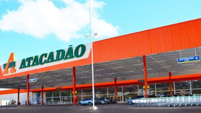 Fachada de uma das unidades do Atacadão no Paraná