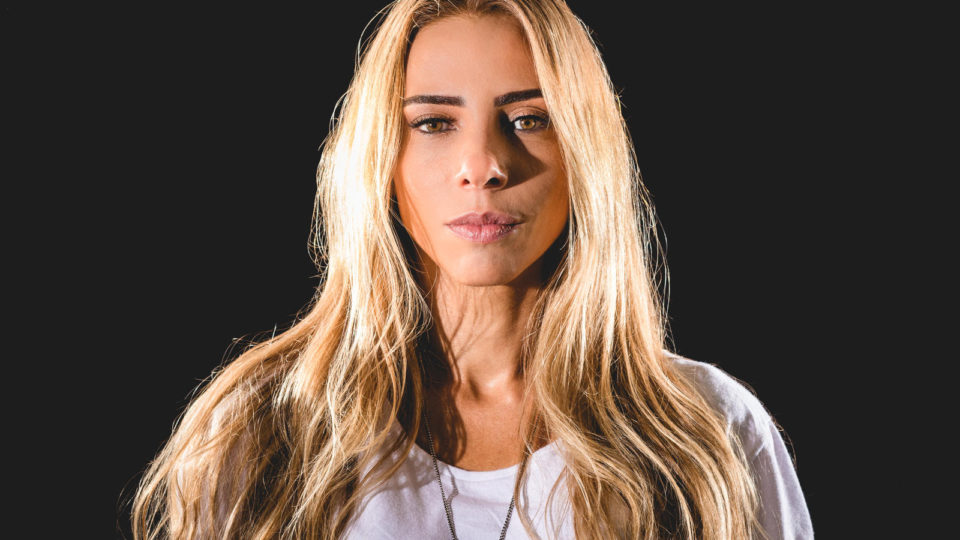 Mary Mesk lança álbum com 15 músicas autorais Mary Mesk