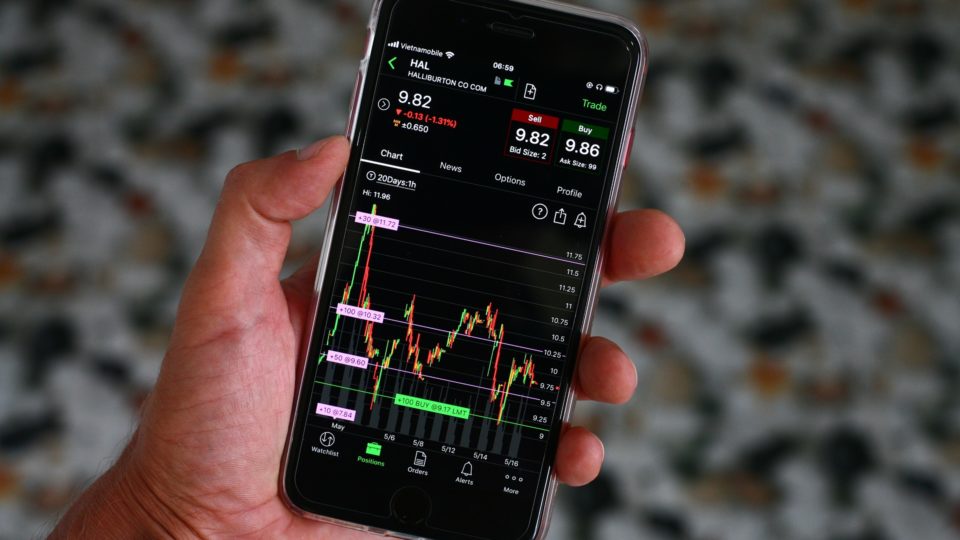 Quase dobrou o número de investidores individuais na bolsa de valores brasileira.