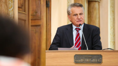 Sabino Picolo (DEM), presidente da Câmara Municipal de Curitiba, está com Covid-19.