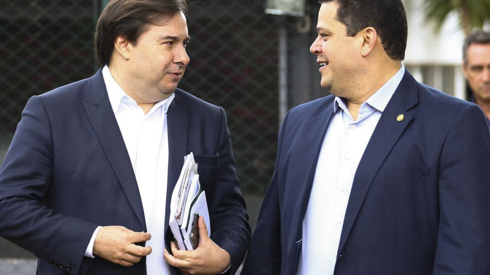 Quem ganha com o veto dp STF à reeleição de Rodrigo Maia e Davi Alcolumbre
