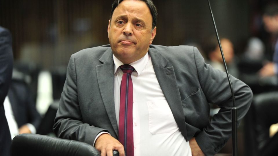 Líder de Ratinho Junior diz que governo já admite adiar volta às aulas Líder do governo, Hussein Bakri