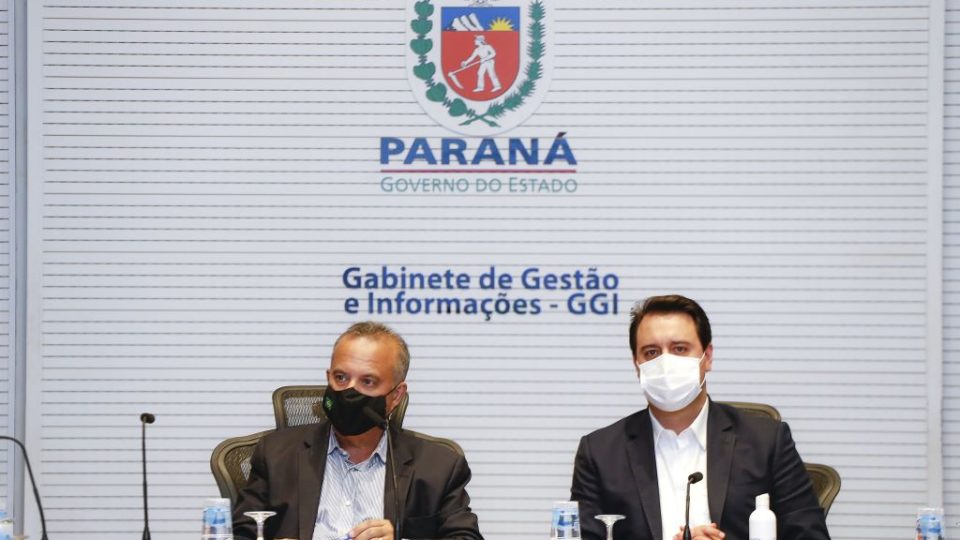 Ministério libera R$ 62 milhões para obras de saneamento em Curitiba e RMC Rogério Marinho, ministro do Desenvolvimento Regional, e o governador do Paraná, Ratinho Junior.
