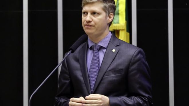 PGR denuncia van Hattem por acusar delegado da PF de fraude