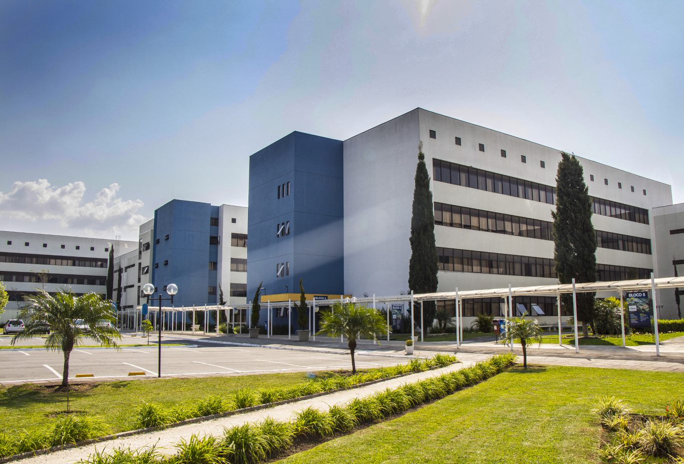 O resultado de ambos os índices posiciona o UniBrasil Centro Universitário entre as mais notáveis instituições de ensino superior da Capital e do estado do Paraná.