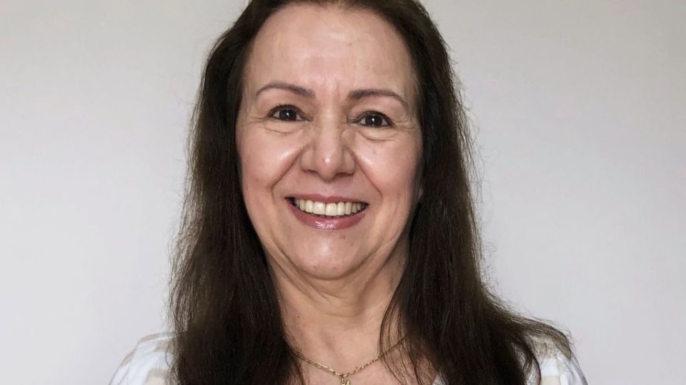 Servidora de Apucarana recebe prêmio nacional por trabalho na educação Marli Fernandes, vencedora do prêmio Espírito Público