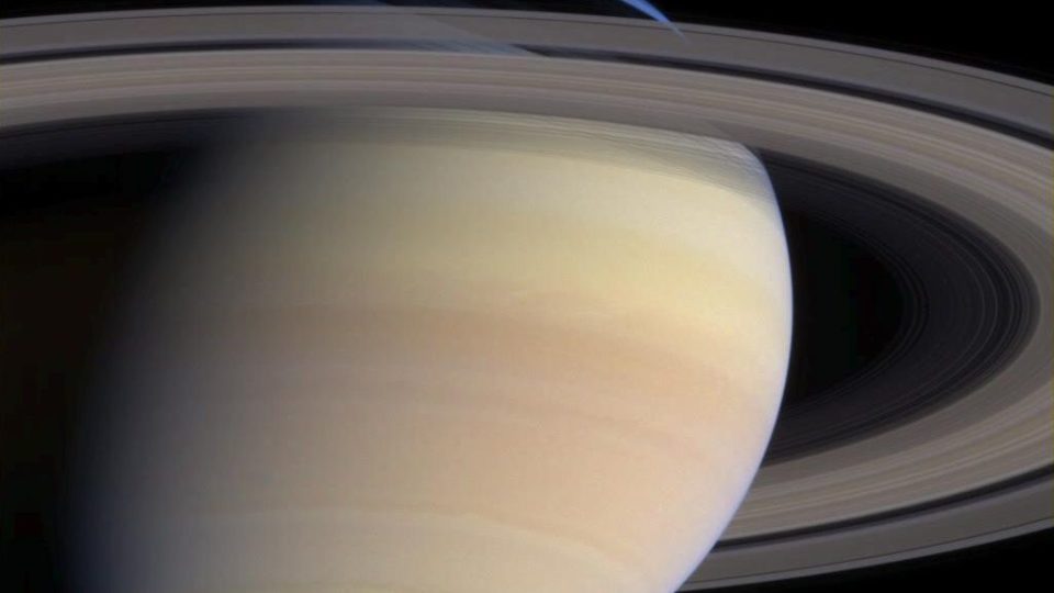 Saturno fotografado pela sonda Cassini