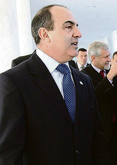 Mounir Chaowiche (à esq.), ao lado do governador Beto Richa (PSDB) | Jonathan Campos/Gazeta do Povo/Arquivo