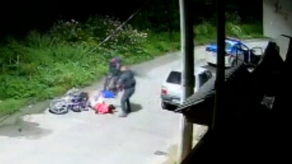 Abordagem policial terminou com a morte de dois jovens em Belford Roxo, no Rio de Janeiro.