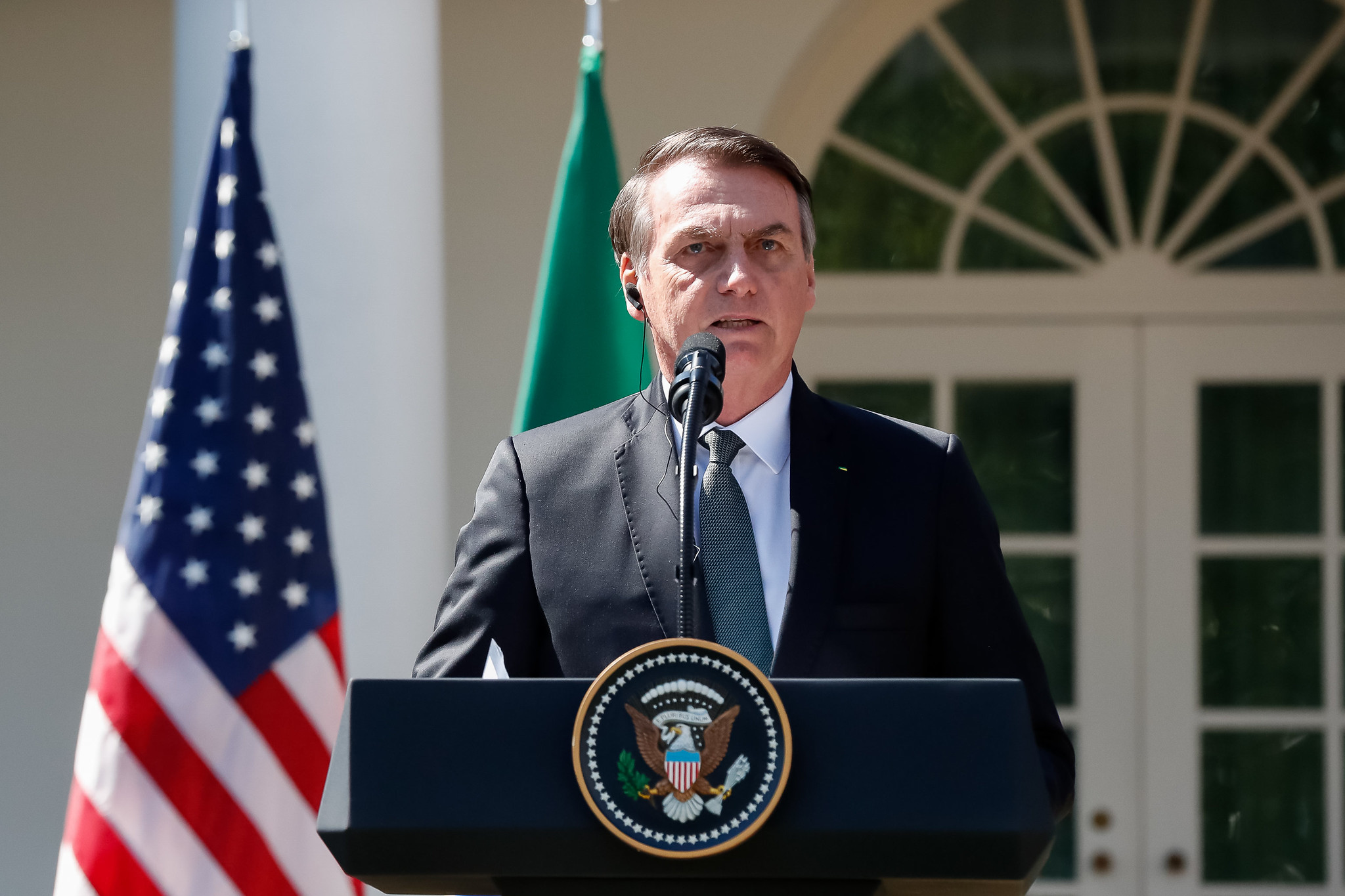 Bolsonaro discursa em visita à Casa Branca, em 2019, ainda no governo Trump: relação com Biden está avançando.