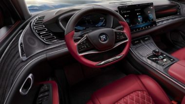 Big techs chinesas competem para oferecer o melhor serviço de conexão para carros Plataforma da Huawei em uso em um modelo BYD.
