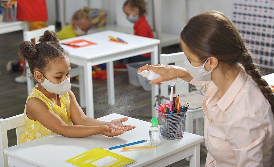 Diretora do Unicef pede que professores sejam priorizados na vacinação contra a Covid-19