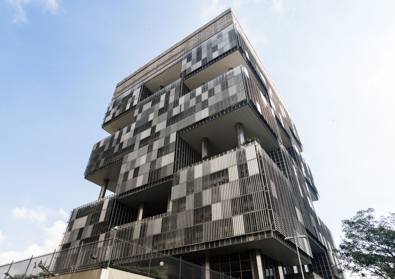 Sede da Petrobrás, no Rio de Janeiro, construída entre 1966 e 1967, tornou-se o projeto mais conhecido do arquiteto. Sede da Petrobrás, no Rio de Janeiro, construída entre 1966 e 1967, tornou-se o projeto mais conhecido do arquiteto.