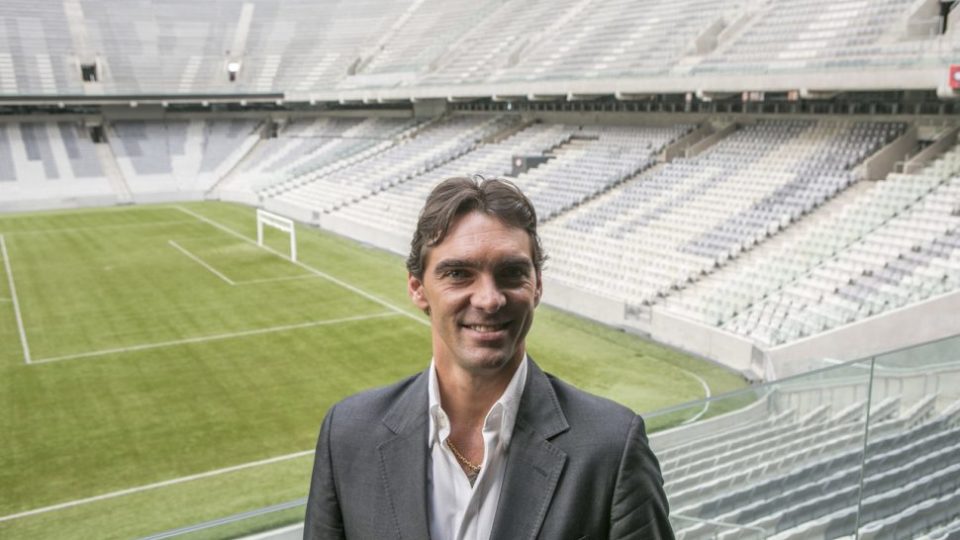 Giba, ex-jogador de vôlei, tem prisão decretada por dívida de pensão