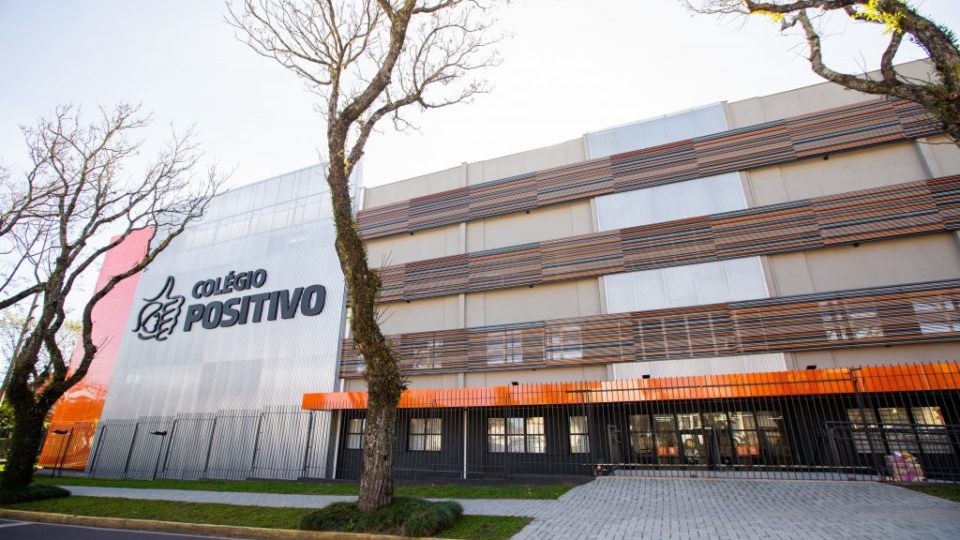 Positivo tem atualmente 20 unidades com cerca de 15 mil alunos.