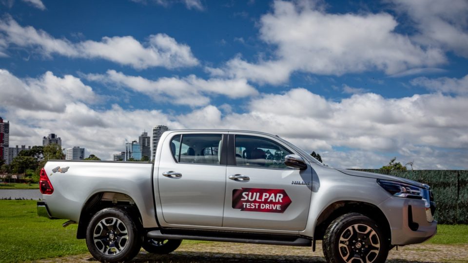 Toyota Hilux de test drive da Sulpar no Parque Barigui, em Curitiba