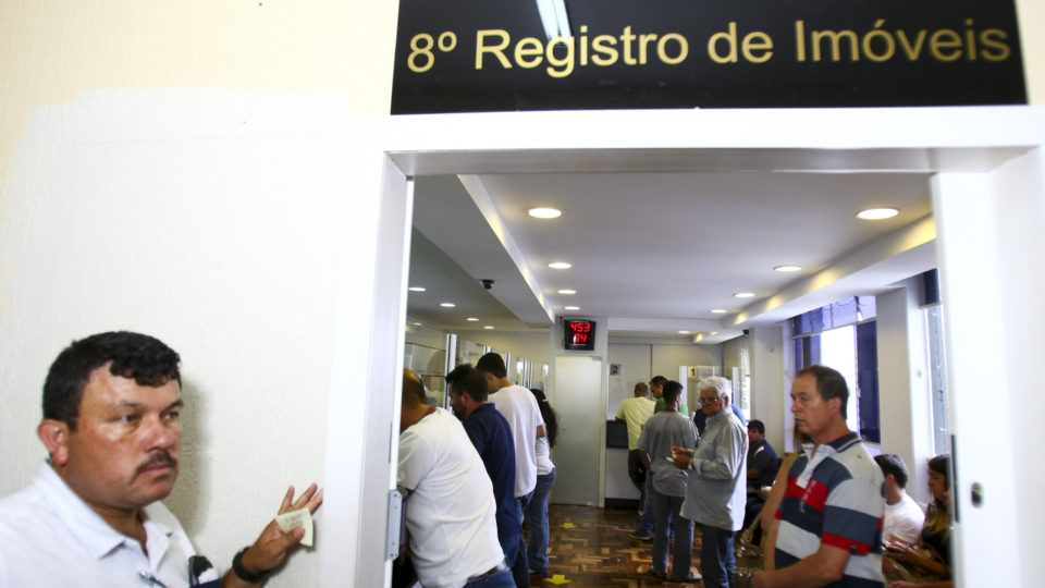Assembleia promulga reajuste dos cartórios no Paraná