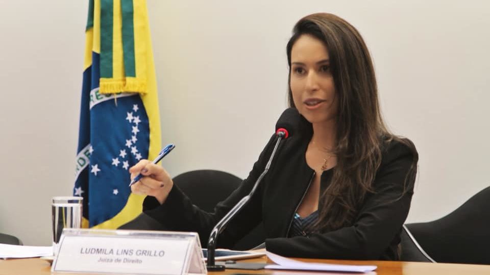 Advogado pede ao CNJ que apure conduta de juíza que teria incentivado aglomerações