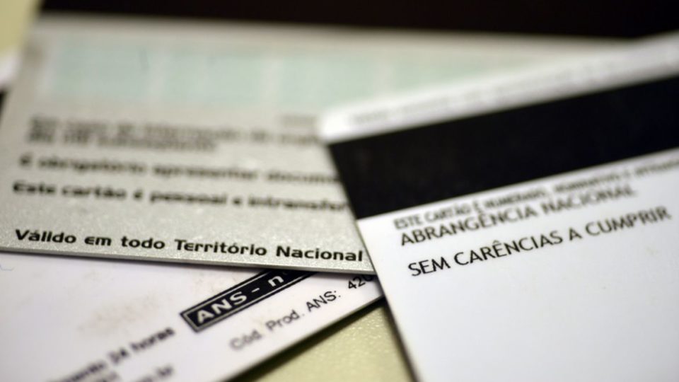 Preços administrados, como os de planos de saúde, sofrerão reajustes em 2021 após suspensão no ano passado