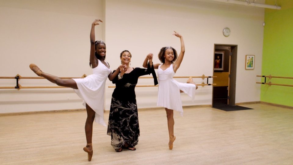 O Quebra-Nozes de Chocolate e o triunfo do mérito Cena do documentário Dance Dreams: Hot Chocolat Nutcracker, da Netflix.