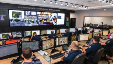 Centro de Controle Operacional do programa Muralha Digital