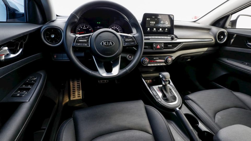 Interior do novo Kia Cerato