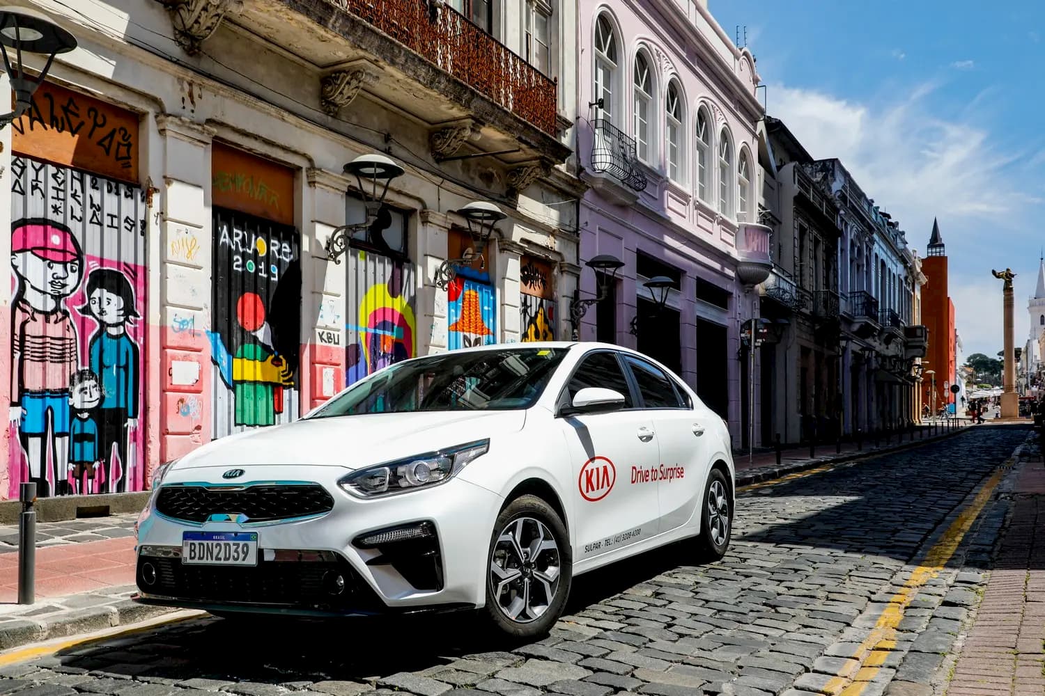 Novo Kia Cerato na região do Largo da Ordem, em Curitiba