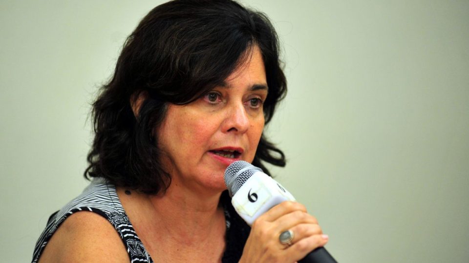 Nísia Trindade é reconduzida pelo governo ao cargo de presidente da Fiocruz Nísia Trindade terá um novo mandato de quatro anos à frente da Fiocruz.