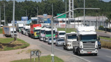 Quais são as pautas dos caminhoneiros que o governo aceita negociar caminhoneiros - greve