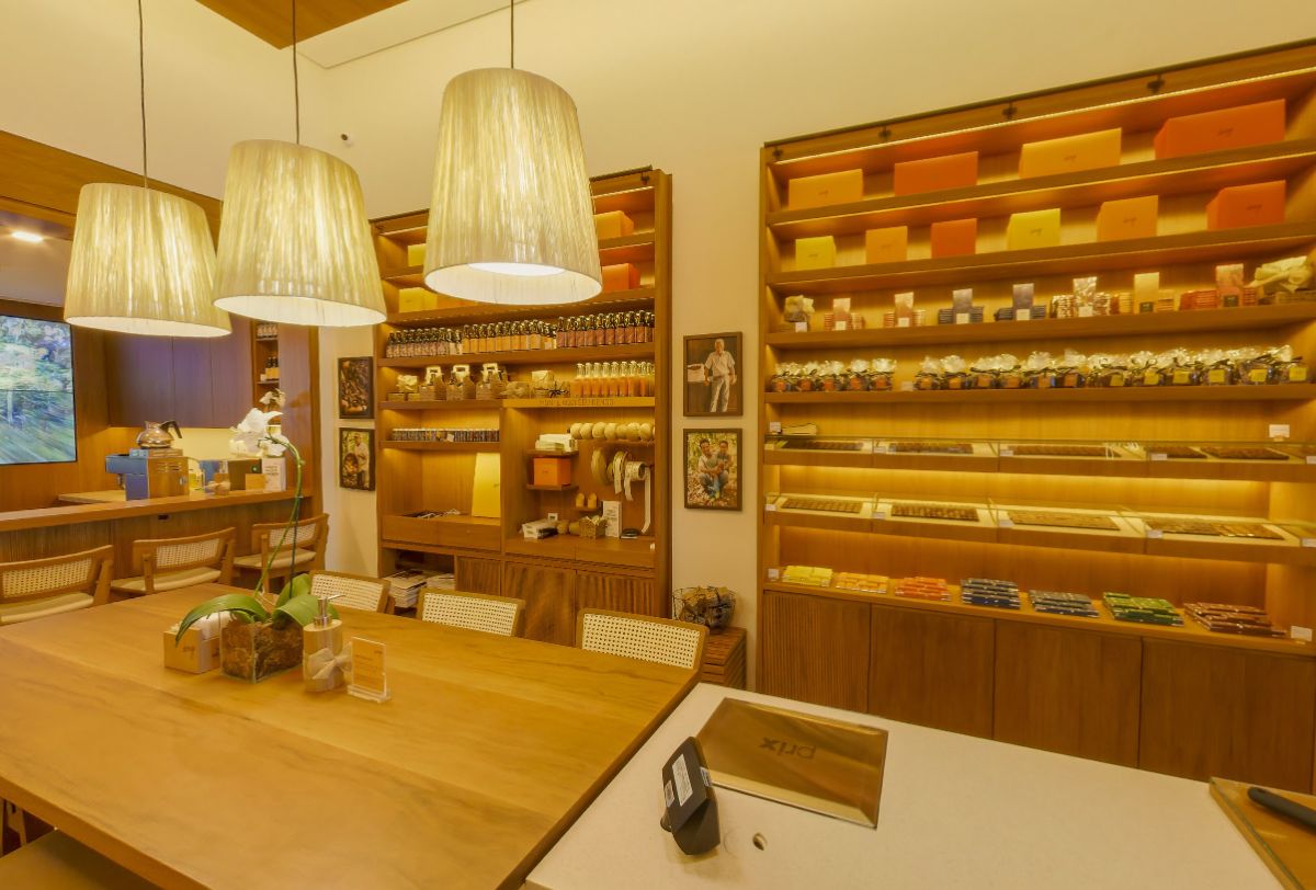 A rede Dengo levou para a internet a experiência real de atendimento das lojas físicas.