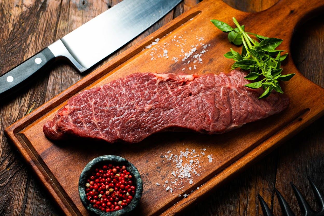 Top sirloin e flat iron conheça alguns cortes de carne em alta