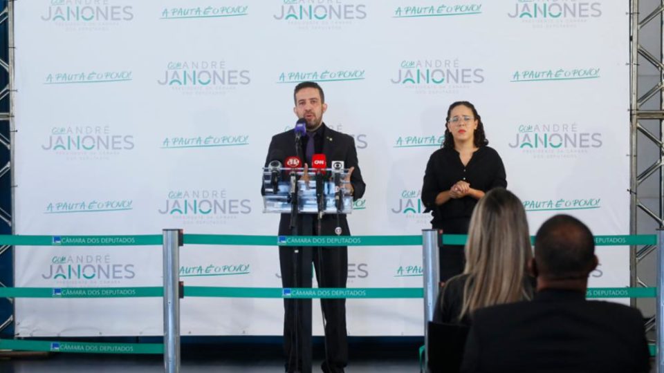 Qual a chance de candidaturas “pequenas” quebrarem a polarização entre Baleia e Lira André Janones (Avante-MG) lança candidatura à presidência da Câmara