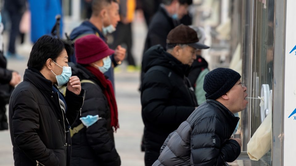 Após novos casos de Covid-19, China começa a testar dois milhões em Pequim