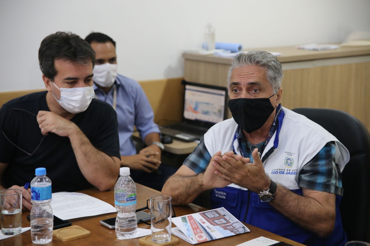 Rio de Janeiro avalia usar lote de Astrazeneca e aguardar produção para segunda dose