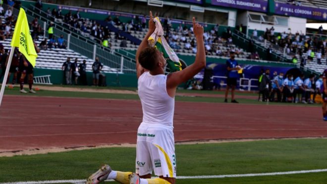 Com gol de ex-Athletico, Defensa y Justicia bate Lanús e leva a Sul-Americana Braian Romero
