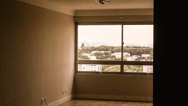 No perfil do Instagram @acasadakelly a fotógrafa mostra as mudanças e desafios no novo imóvel.