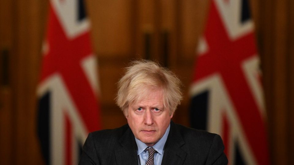 Boris Johnson não define prazo para reabertura econômica O primeiro-ministro da Grã-Bretanha, Boris Johnson, conduz uma conferência de imprensa virtual sobre a pandemia de Covid-19, em 10 Downing Street, no centro de Londres, em 26 de janeiro de 2021.