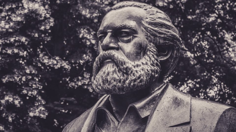 A pauta oculta por trás da obsessão pela causa dos transgêneros: a tentativa de criar uma utopia marxista nos Estados Unidos.